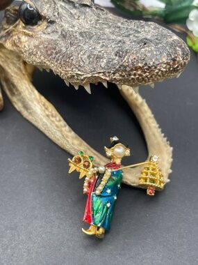 Arthur Pepper figural brooch vintage